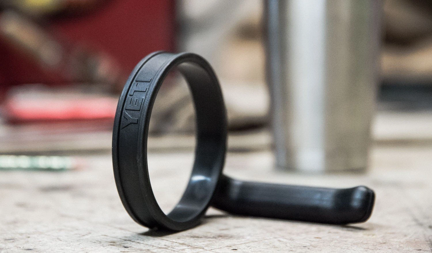 YETI "Rambler" 20oz Tumbler - Handle YETI "Rambler" 20oz Tumbler - Handle -Traeger Pellet Grills 26120 rambler handles 20c web pdp 1500x879 1500967487653