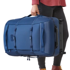 YETI "Crossroads" Luggage 29" -Traeger Pellet Grills Bags 29 Luggage Navy On Body 3qtr 00813 B