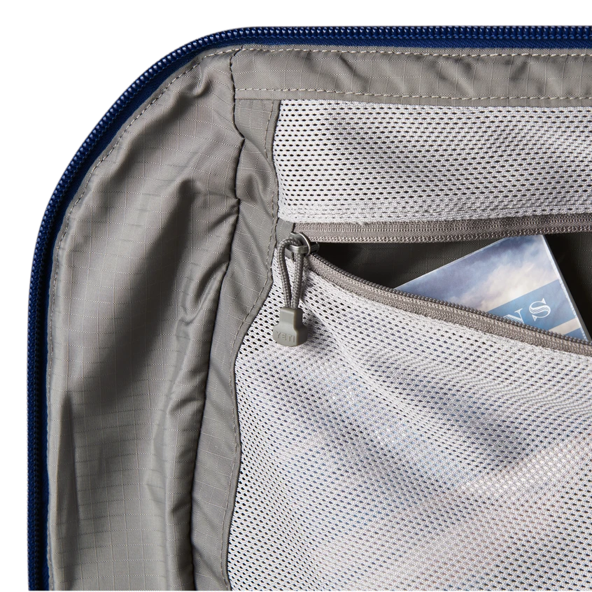 YETI “Crossroads” Duffel 40L YETI “Crossroads” Duffel 40L -Traeger Pellet Grills Bags 40L Duffel Navy Detail 00620 B 1