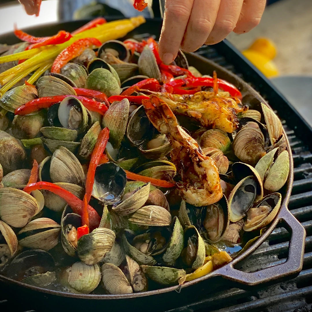 Ironclad "The Grande Legacy Pan" 36cm Cast Iron Pan Ironclad "The Grande Legacy Pan" 36cm Cast Iron Pan -Traeger Pellet Grills GrandeImages01