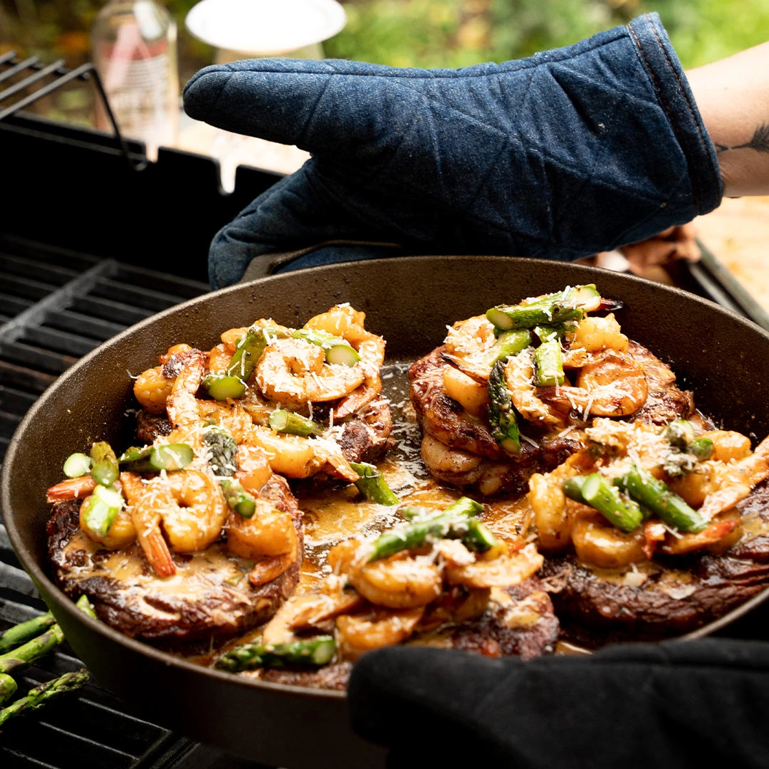 Ironclad "The Grande Legacy Pan" 36cm Cast Iron Pan Ironclad "The Grande Legacy Pan" 36cm Cast Iron Pan -Traeger Pellet Grills GrandeImages08