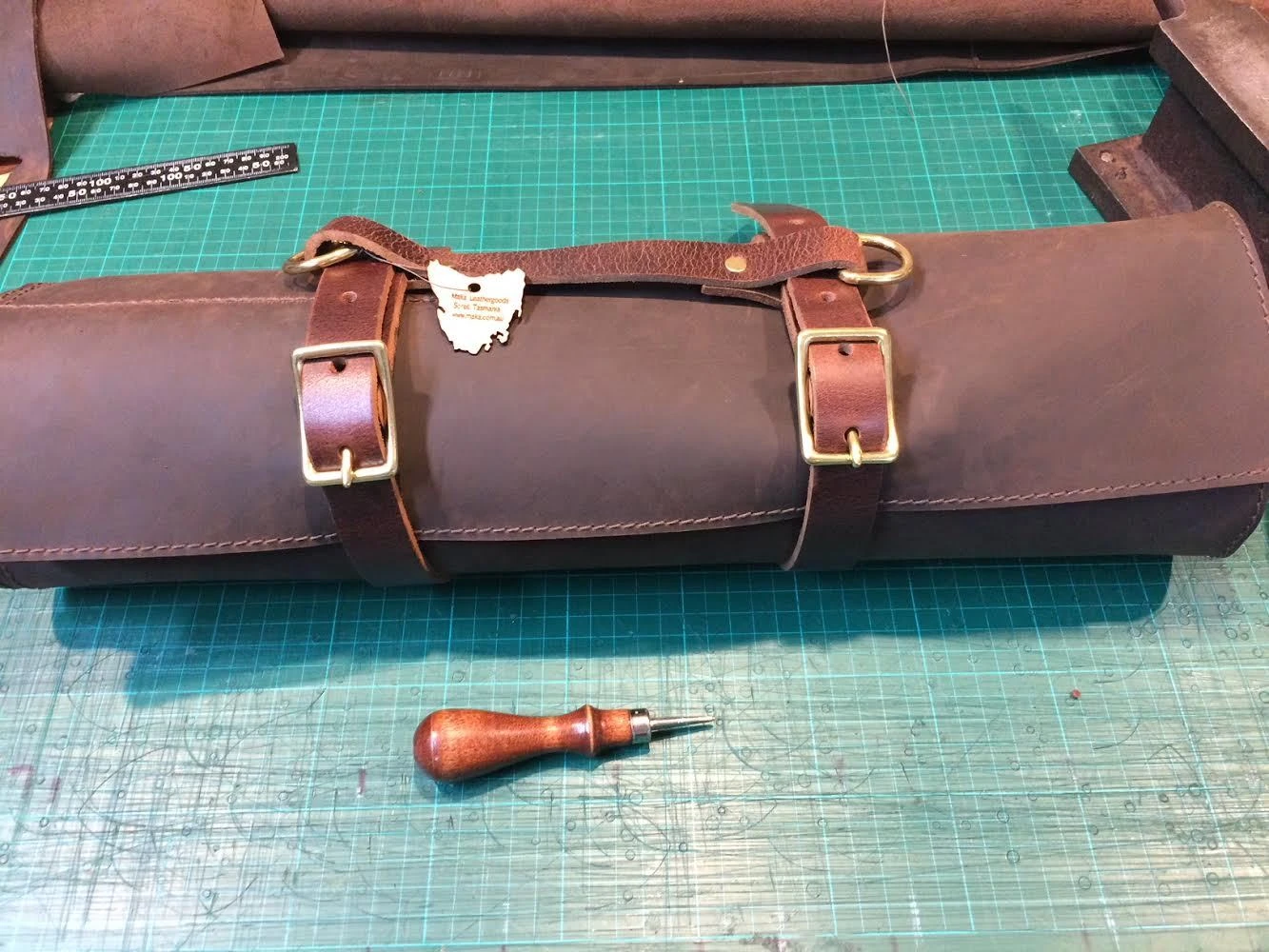 Maka Leathergoods " Knife Roll" Maka Leathergoods " Knife Roll" -Traeger Pellet Grills Old World Brown Knife Roll 1024x1024 2x 7a4174d9 11f3 448d 97e7 a52f093b0010