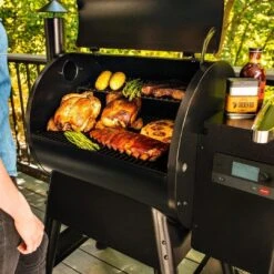 Traeger "Pro 575" Pellet Grill -Traeger Pellet Grills Pro 575 black 2
