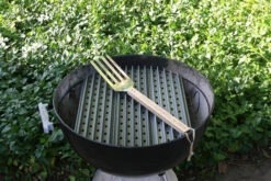 GrillGrate "Weber Kettle Set" - 22"/57cm -Traeger Pellet Grills RWEB20 3 82738.1443456988.1280.1280