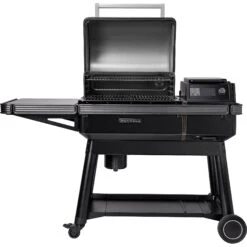 Traeger "IRONWOOD" Pellet Grill **ALL NEW**