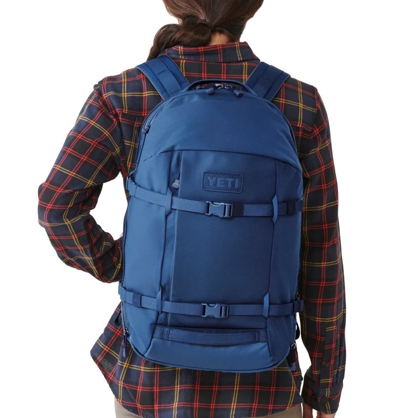 YETI "Crossroads" Backpack 27L YETI "Crossroads" Backpack 27L -Traeger Pellet Grills W Bags 27L Bkpk Navy On Body Back 01460 B png
