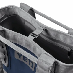 YETI "Camino" 20 - Carryall 2 YETI "Camino" 20 - Carryall -Traeger Pellet Grills YETI Camino 20 Navy Detail Clasp 0418 TransparentBG 2400x2400 10c0497e 8898 4574 874a 33a5dff9bfa9